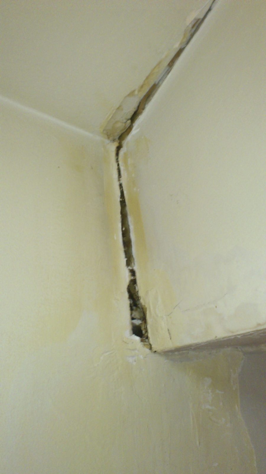 10 Most Common Causes of Damage to Drywall HPT